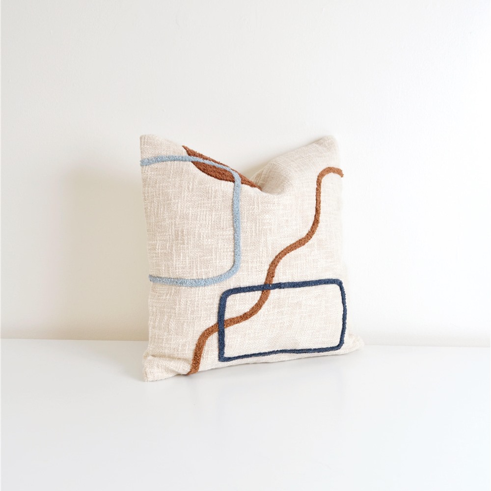 Coussin brodé moutarde Bloomingville | Buk & Nola