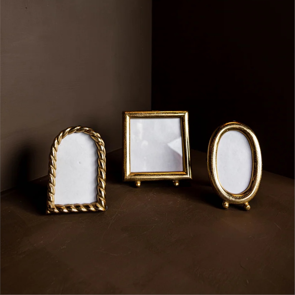 Small gold frame - Oval | Buk & Nola